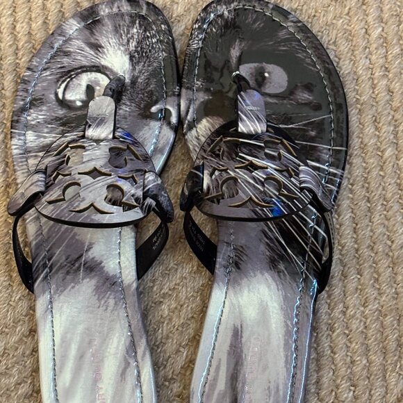 Tory Burch Miller Printed Patent Sandal Cat Portrait Grey Gray - Picture 1 of 15